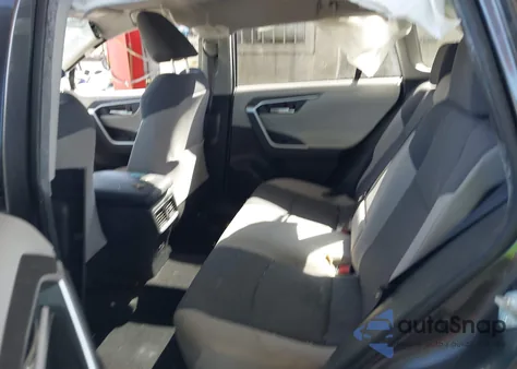 2020 Toyota Rav4 Xle z USA, uszkodzony, nr VIN JTMW1RFV8LJ021899